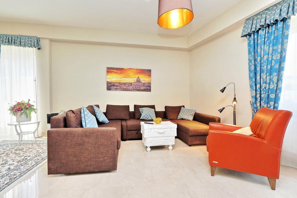 Appartamento di 130 m² con 3 camera Roma Esterno foto