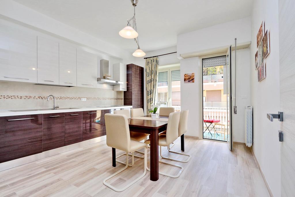 Appartamento di 130 m² con 3 camera Roma Esterno foto